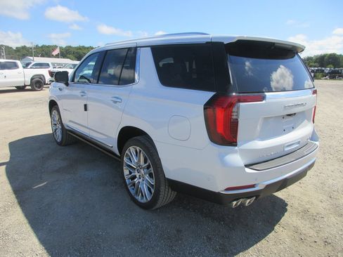 New 2026 GMC Yukon Denali w/ Denali Reserve Package AWD/4WD image 6