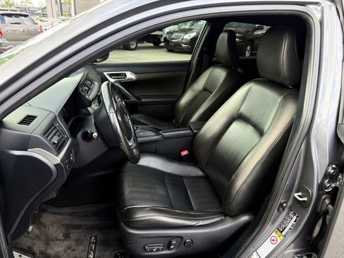 Used 2013 Lexus CT 200h w/ F Sport Pkg w/Nuluxe Trim FWD image 10
