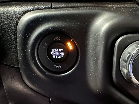 Used 2021 Jeep Wrangler Unlimited Sport AWD/4WD image 26