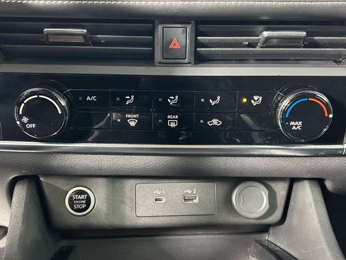 Used 2023 Nissan Rogue S image 19