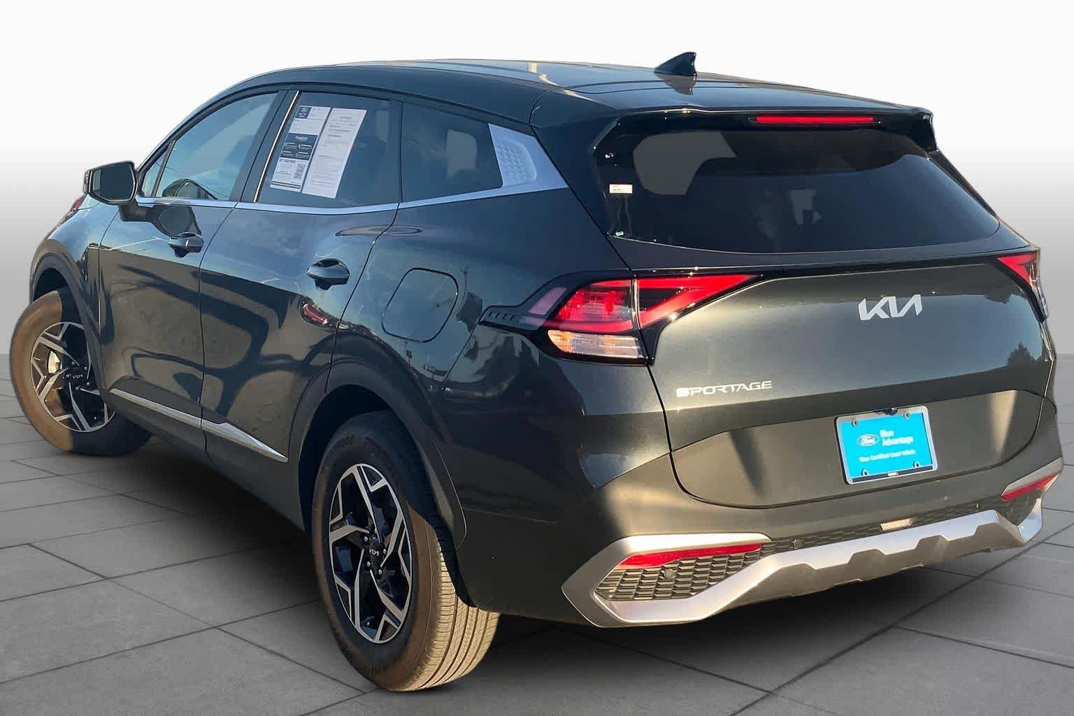 Used 2025 Kia Sportage LX FWD image 10