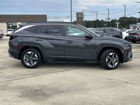 Certified 2025 Hyundai Tucson SEL FWD image 2