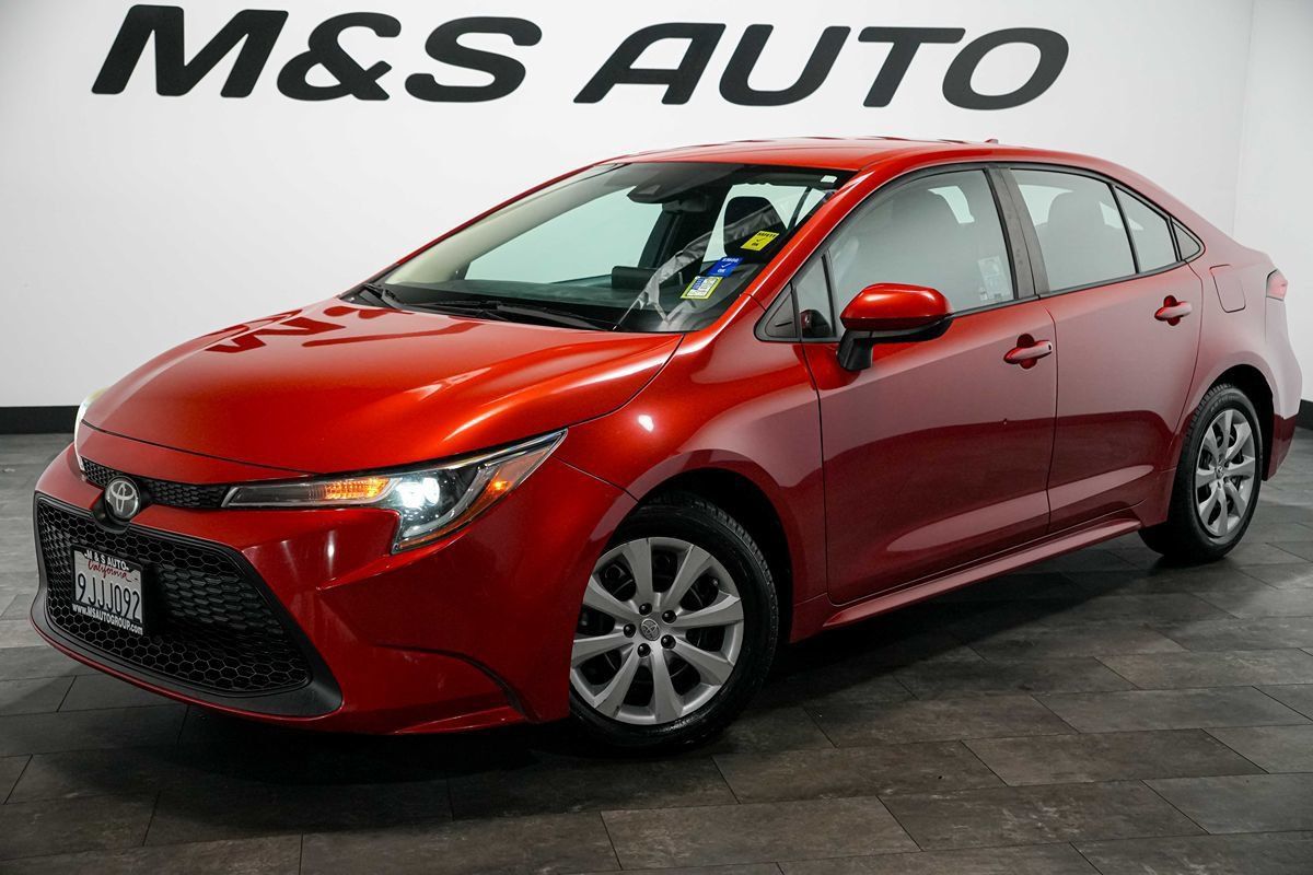 Used 2021 Toyota Corolla LE FWD image 2