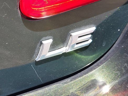 Used 2010 Toyota Camry LE FWD image 15