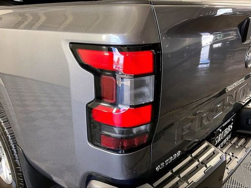 Used 2024 Nissan Frontier SV w/ Technology Package RWD image 40