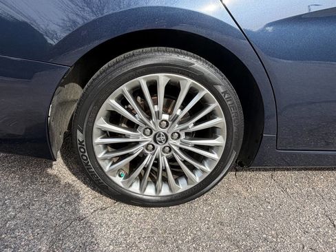 Used 2019 Toyota Avalon Limited image 56