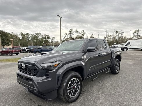 Used 2025 Toyota Tacoma SR5 image 7