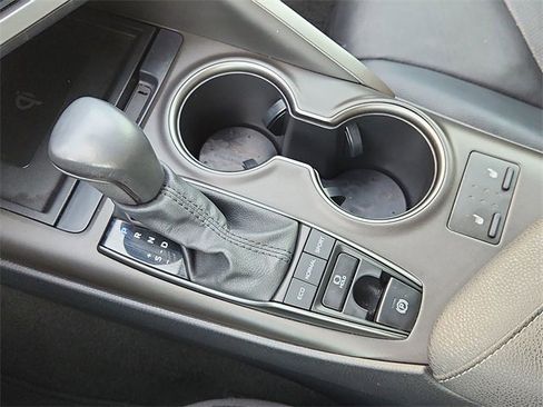 Used 2021 Toyota Camry XSE image 15