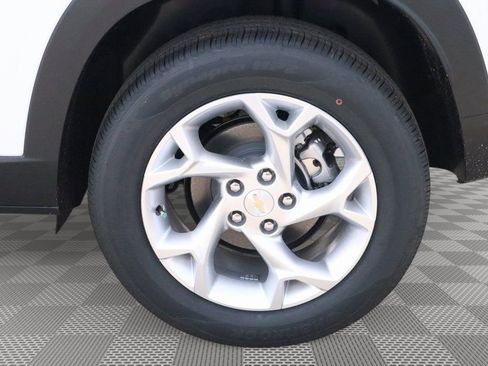 New 2026 Chevrolet Trax LS w/ LS Convenience Package FWD image 18