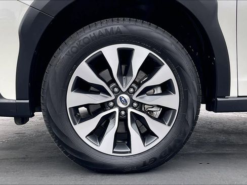 Used 2023 Subaru Outback Limited AWD/4WD image 11