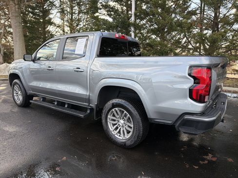 Used 2024 Chevrolet Colorado LT w/ LT Convenience Package II image 8