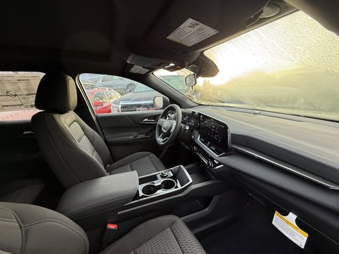 New 2026 Chevrolet Equinox LT image 8