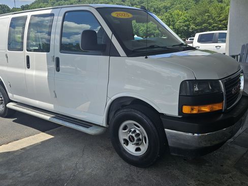 Used 2025 GMC Savana 2500 w/ Driver Convenience Package RWD image 6