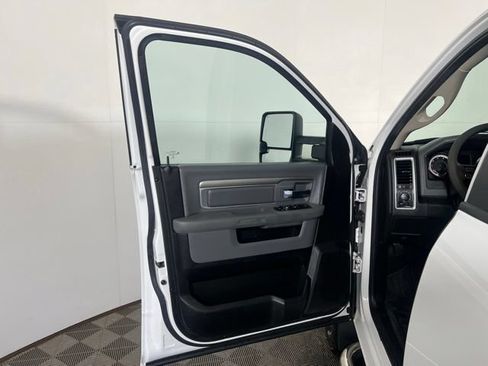 Used 2018 RAM 2500 SLT AWD/4WD image 14