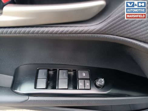 Used 2025 Toyota Camry SE FWD image 14