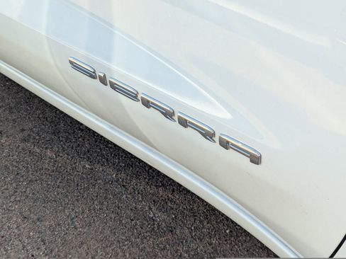 Used 2022 GMC Sierra 1500 SLE image 6