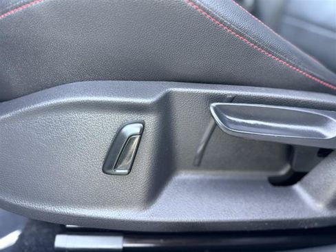 Used 2020 Volkswagen GTI SE FWD image 30