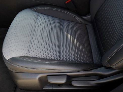 Certified 2025 Chevrolet Trax LT image 21