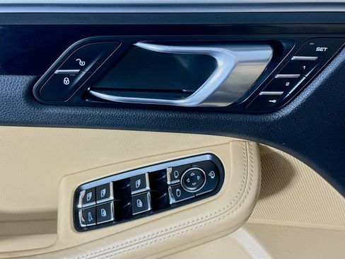 Used 2018 Porsche Macan image 23