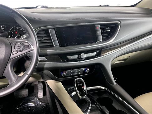 Used 2020 Buick Enclave Essence FWD image 6