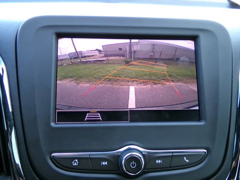 Used 2023 Chevrolet Equinox RS FWD image 10