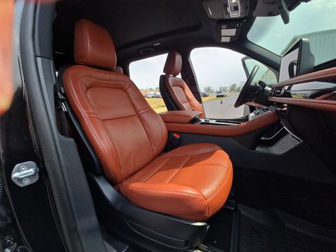 Used 2025 Lincoln Aviator Reserve AWD/4WD image 28