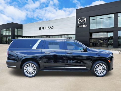 Used 2023 Cadillac Escalade ESV Premium Luxury AWD/4WD image 5