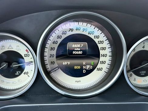 Used 2014 Mercedes-Benz E 350 4MATIC Sedan image 16