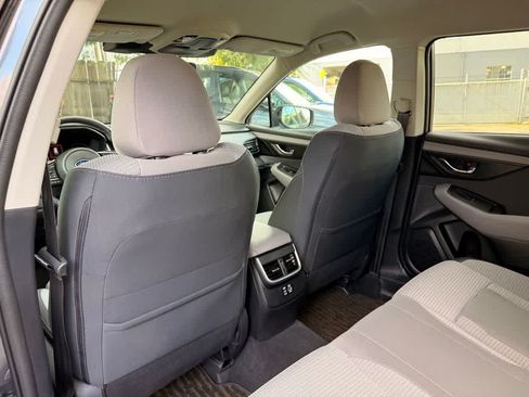 Used 2025 Subaru Outback Premium AWD/4WD image 12