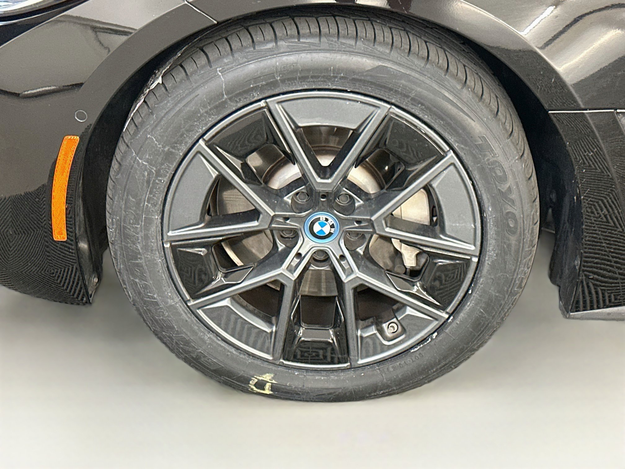 Used 2024 BMW i4 xDrive40i AWD/4WD image 36