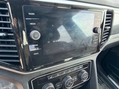 Used 2023 Volkswagen Atlas Cross Sport SEL R-Line AWD/4WD image 11