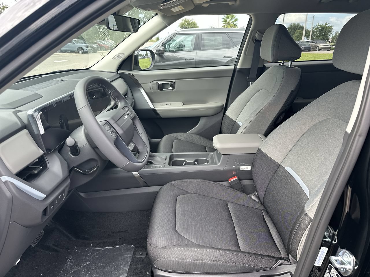 New 2027 Kia Seltos LX AWD/4WD image 2