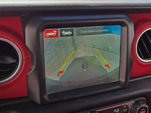 Used 2023 Jeep Wrangler Unlimited Rubicon 4xe image 11