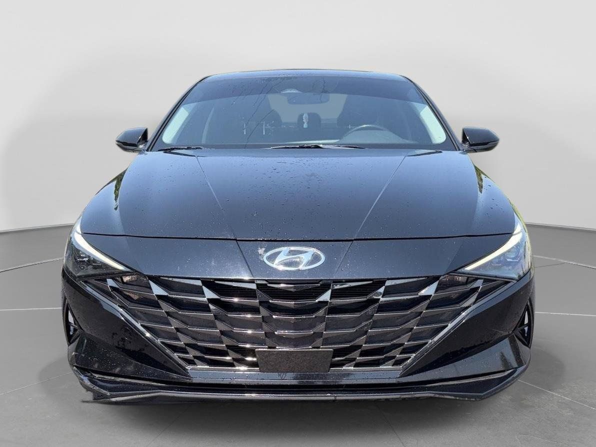 Used 2022 Hyundai Elantra Limited w/ Cargo Package FWD image 8