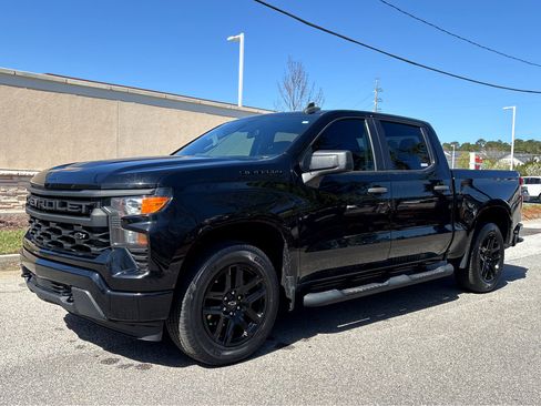 Used 2023 Chevrolet Silverado 1500 Custom w/ Rally Edition image 3