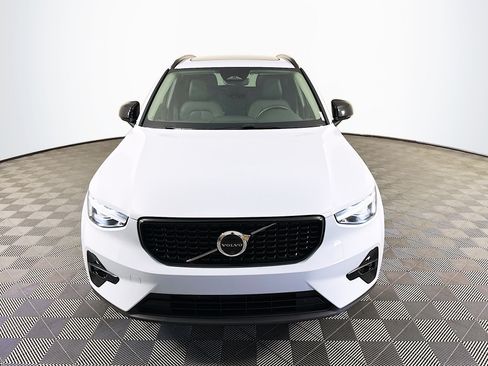Used 2026 Volvo XC40 B5 Plus AWD/4WD image 2