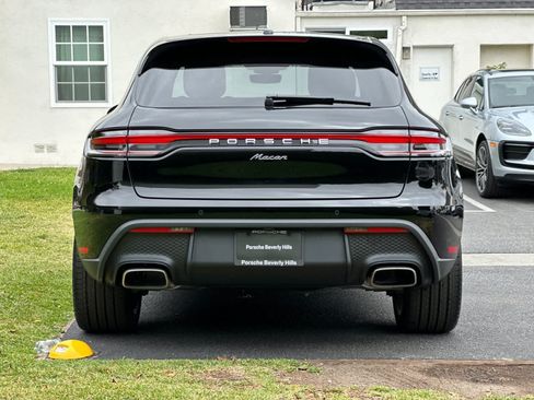 Certified 2025 Porsche Macan AWD/4WD image 7