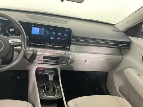 Used 2025 Hyundai Kona SEL FWD image 17