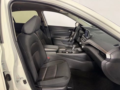 Used 2025 Nissan Altima 2.5 SV image 29