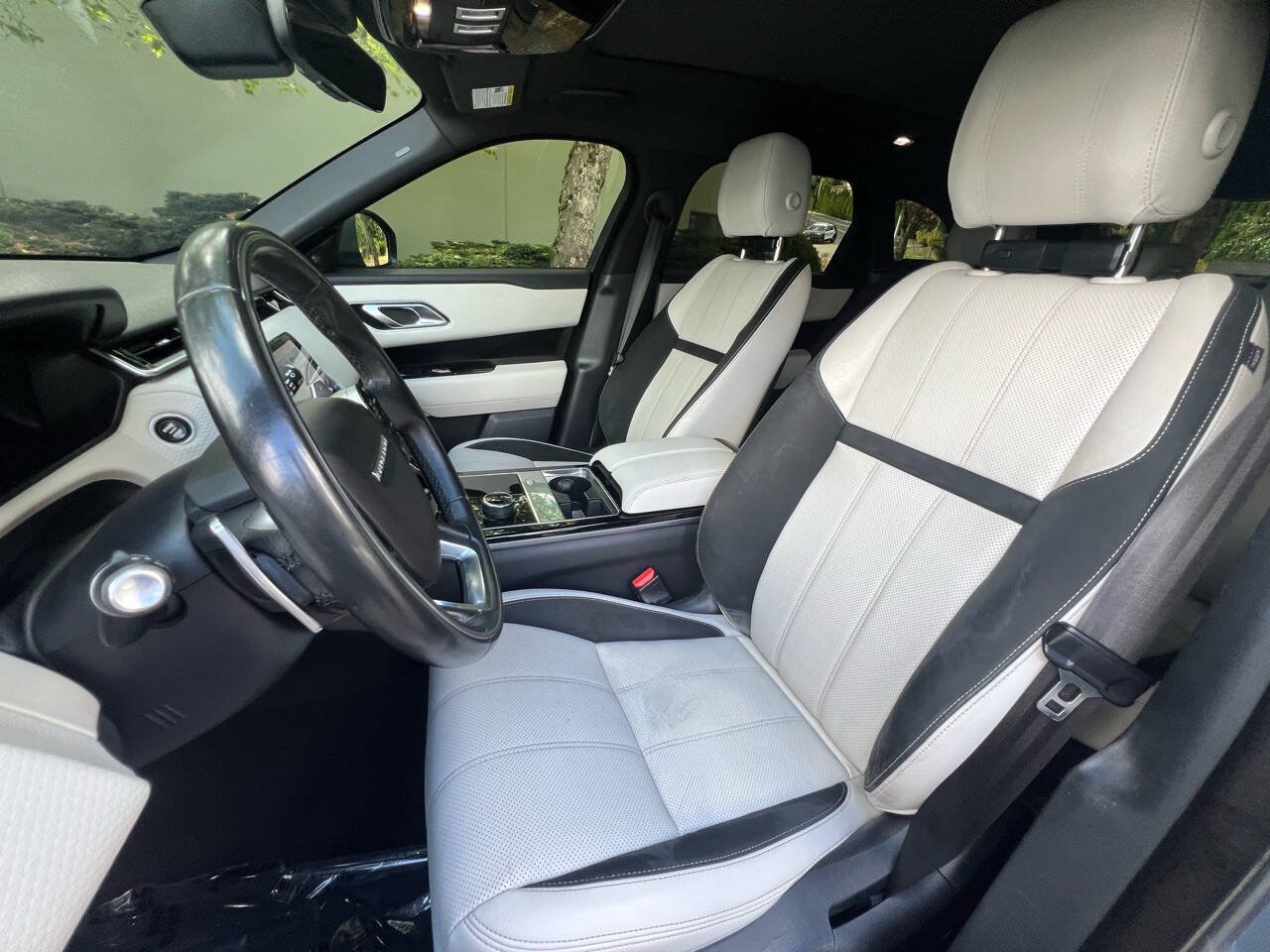 Used 2019 Land Rover Range Rover Velar R-Dynamic SE AWD/4WD image 12