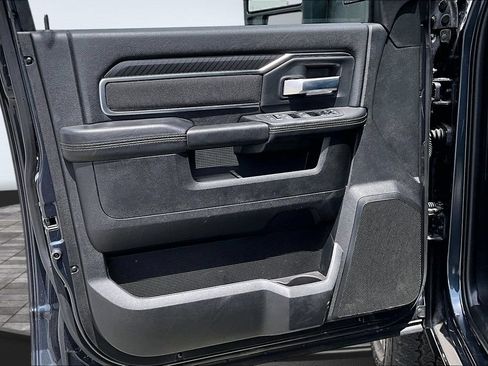 Certified 2025 RAM 2500 Big Horn AWD/4WD image 13