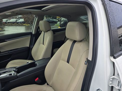 Used 2018 Honda Civic Touring image 4