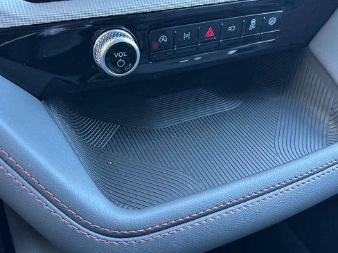 New 2026 Ford Explorer Active w/ Active Comfort Package image 25