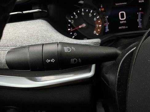 Used 2025 Jeep Compass Latitude image 36