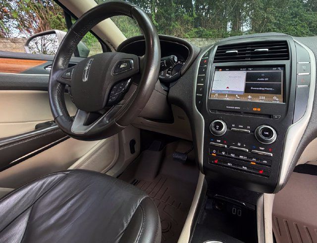 Used 2017 Lincoln MKC Select w/ Select Plus Package AWD/4WD image 26