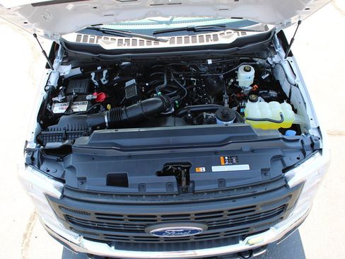 Used 2025 Ford F250 XL w/ XL Chrome Package RWD image 35