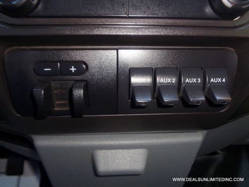 Used 2014 Ford F250 XL w/ Power Equipment Group image 12