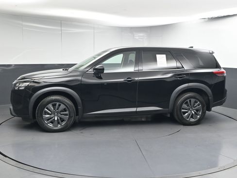 Certified 2024 Nissan Pathfinder S image 5