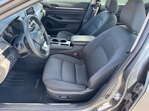 Used 2023 Nissan Altima 2.5 SV image 5