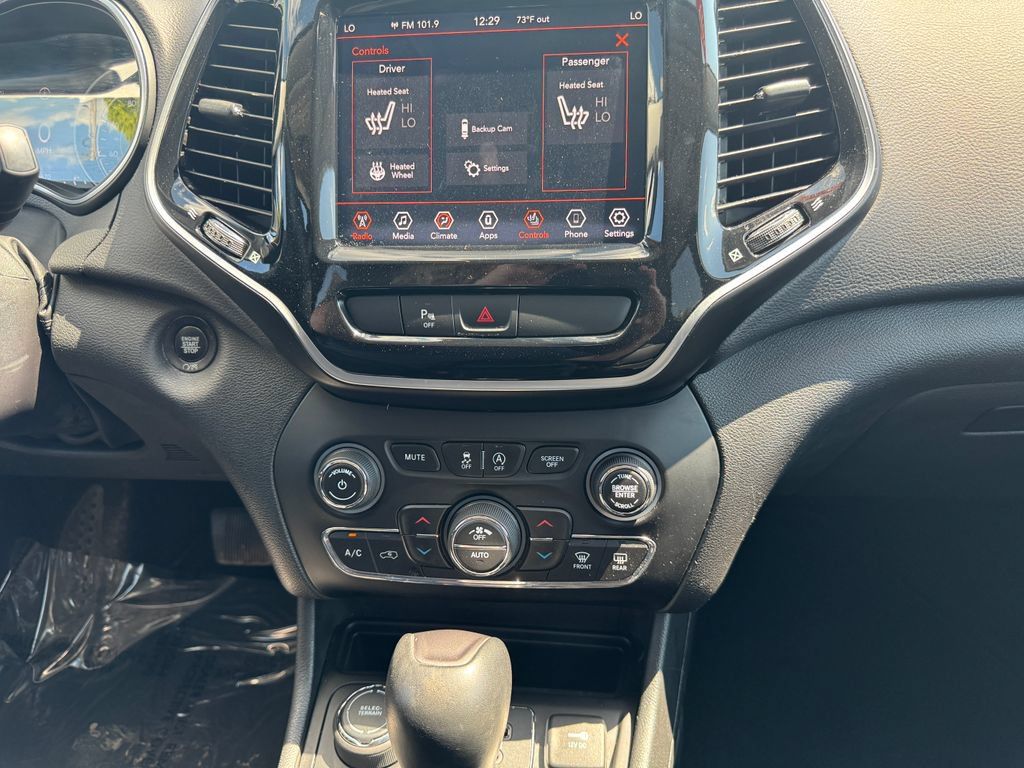 Used 2019 Jeep Cherokee Limited w/ Trailer Tow Group AWD/4WD image 30